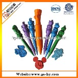 Various shapes of animal shaped crayons
